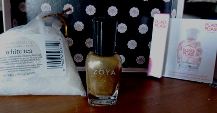 Zoya Gold polish Bath Salts Pliats Plias
