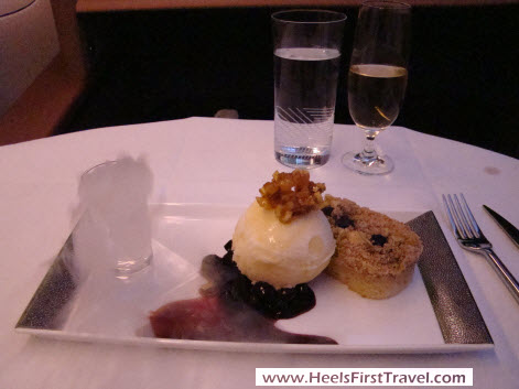 Singapore Airlines First Class  blueberry coffee cake
