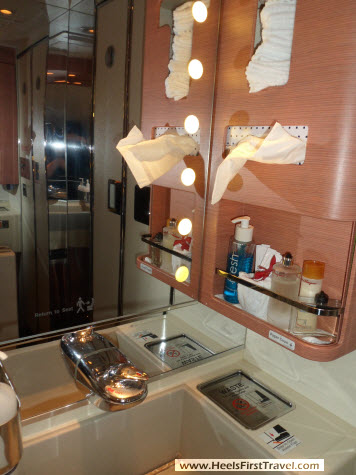 Singapore Airlines First Class Bathroom