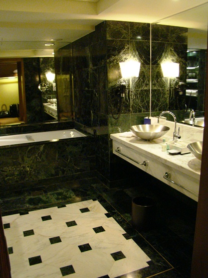 Grand Hyatt Singapore Grand Suite King bathroom