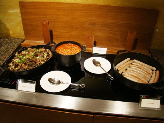 Grand Hyatt Singapore club lounge breakfast british options