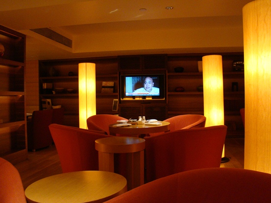 Grand Hyatt Singapore club lounge decor