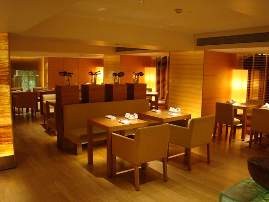 Grand Hyatt Singapore club lounge seating