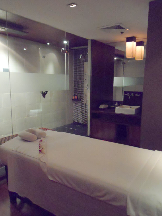 Thai Airways First Class Lounge Royal Orchid Spa